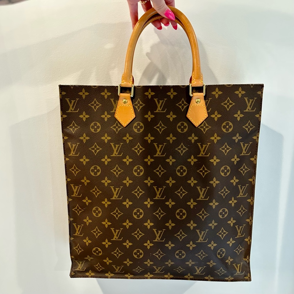 Louis Vuitton Sac Plat